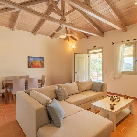 Dafne By Vintage Travel * Stoúpa